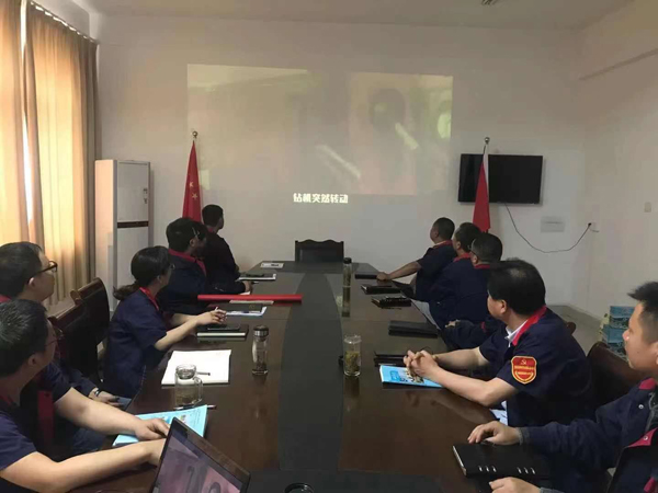 第二建筑工程事業(yè)部召開“強化意識、防控風(fēng)險”動員會